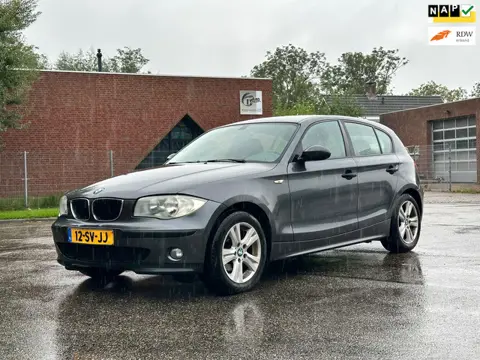 BMW 1-serie 118i Business Line Airco*27-05-2027 APK*LM velgen*NAP*Elektrische ramen*