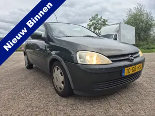 Opel Corsa 1.2-16V Comfort . (bj 2001)