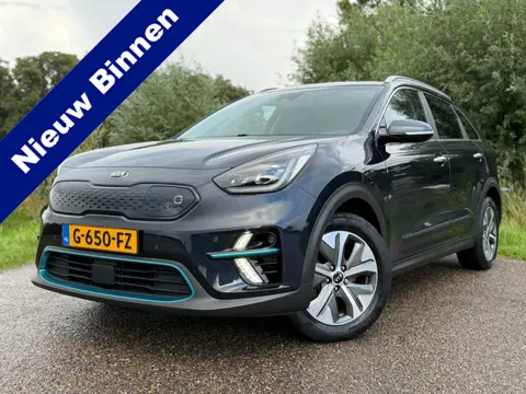 Kia E-Niro ExecutiveLine 64 kWh / NL Auto / Full Option / Stoelverwarming en koeling / Camera / ACC 
