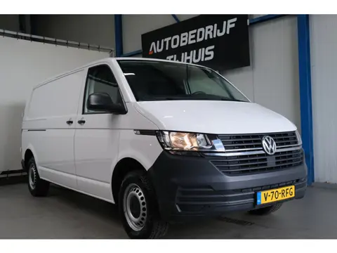 Volkswagen Transporter 2.0 TDI L2H1 30 3p - Airco, Cruise, Stoelverwarming, PDC, Trekhaak.