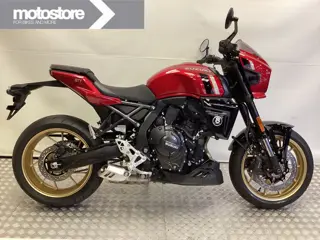 Suzuki GSX-8TT (bj 27)