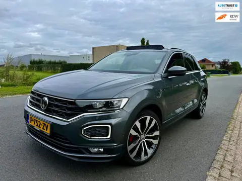 Volkswagen T-Roc 1.5 TSI 3X R-LINE/PANO/VIRTUAL/APK