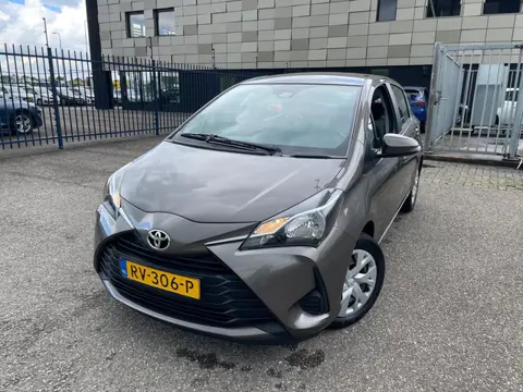 Toyota Yaris 1.0 VVT-i AIRCO CENTRALE VERGRENDELING ELEC RAMEN Comfort