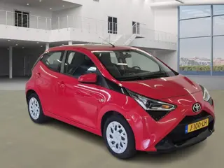 Toyota Aygo 1.0 VVT-i x-play AUTOMAAT! Camera! Nwe APK! VERWACHT!!