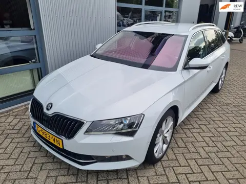 Skoda Superb Combi 1.5 TSI ACT Style Business BTW / automaat / trekhaak / navi