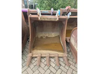 Foto 18 van Diversen Dieplepels, brede bakken, puinbak en kopplaten