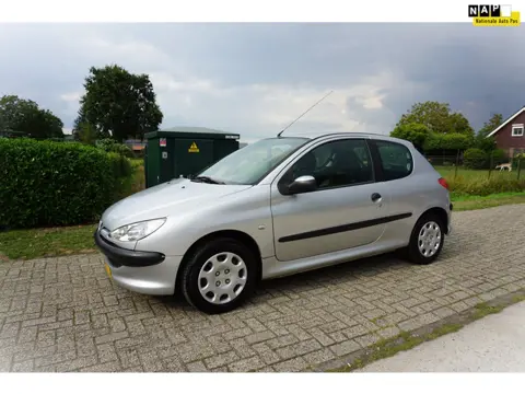 Peugeot 206 1.4 Pop' Art AIRCO fijne auto