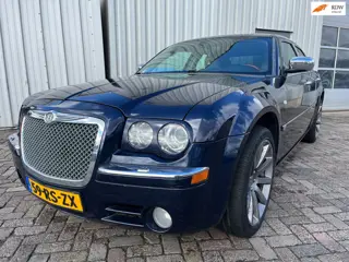 Chrysler 300C 2.7 V6 SCHADEAUTO!