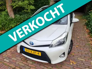 Toyota Yaris 1.5 Full Hybrid Dynamic Pano/Camera/Half leder
