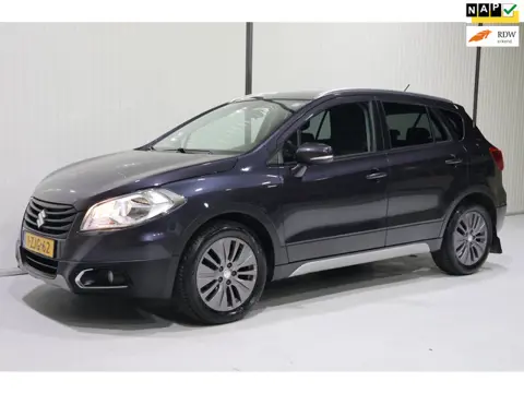 Suzuki SX4 S-Cross 1.6 Exclusive NAVI - NETTE STAAT - TREKHAAK - LM VELGEN - NWE APK!