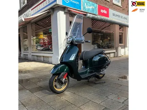 Vespa Scooter GTS 300 Touring HPE