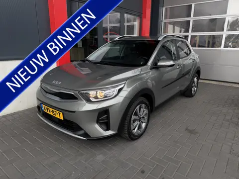 Kia Stonic 1.0 T-GDI MHEV DynamicLine Automaat/ACC/Apple Carplay/stoel- en stuurverwarming,