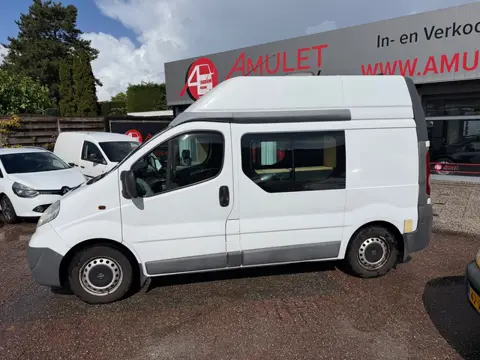 Opel VIVARO,KAMPEERBUS,2.5CDTi,AUT.146PK