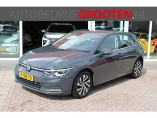 Volkswagen Golf 1.4 eHybrid Style//Navi//Carplay//Trekhaak!!