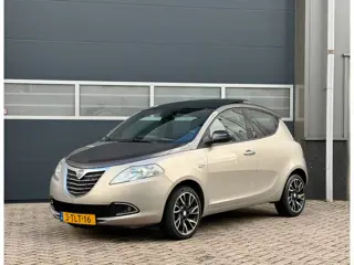 Lancia Ypsilon 0.9 TwinAir Platinum bj.2014 5 Drs|Leder|Clima|Nap.