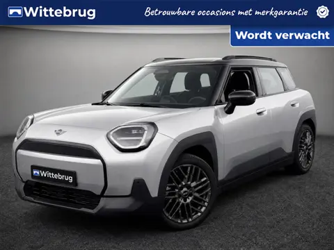 MINI Aceman E Essential XS 42.5 kWh Wordt Verwacht | Mooie 18 inch Velgen | Camera | Navigatie |