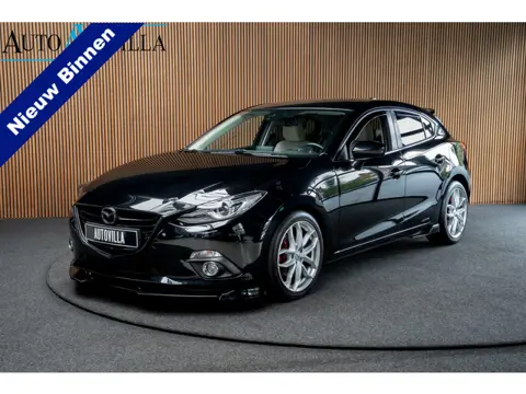 Mazda 3 2.0 GT-M HUD Leer Aeropack Bose Navi Stoelverwarming Climate Elektr. verstelbare stoel. PDC 