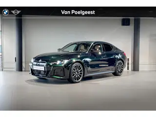 BMW i4 M60 84 kWh | M Sport | Stoelverwarming | Achteruitrijcamera | Head-Up Display |