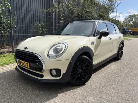 MINI Clubman 1.5 Cooper Salt Business / PANORAMADAK / NAVI / CRUISE / AIRCO