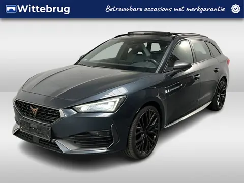 CUPRA Leon Sportstourer 1.4 e-Hybrid VZ Performance / AUTOMAAT/ PANO/ KEYLESS/ CRUISE/ NAVI/ STOELVE