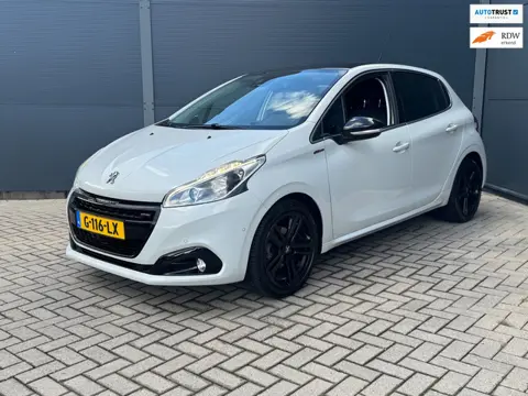 Peugeot 208 1.2 PureTech / Vol Automaat / Navi / GT Line