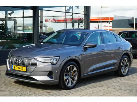 Audi e-tron Sportback 55 quattro Business edition Plus 95 kWh | trekhaak | PANO | 91% soh | luchtver
