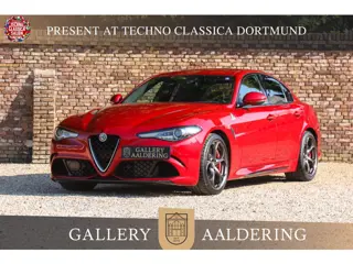 Alfa Romeo Giulia 2.9 V6 Quadrifoglio Performance Edition "Manual and Carbon Seats by Sparco" Less t