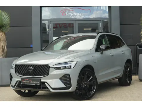 Volvo XC60 2.0 T8 PHEV AWD Ultra Black Edition | 455 PK | Panoramadak | Trekhaak | HUD | Volvo XC60 