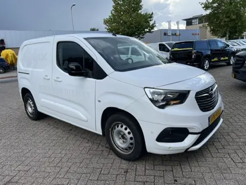 Opel Combo 1.5D 75KW Edition NAVI KLIMA SCHUFDEUR EURO6