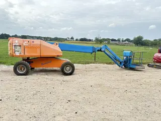 Aichi sp14cj hoogwerker telescoophoogwerker