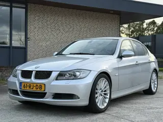 BMW 3-serie 330i Dynamic Exec. NIEUWE APK/ OLIE/ OLIEFILTER