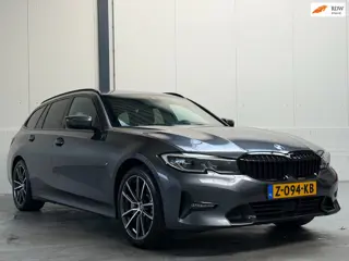 BMW 3-serie Touring 330e|Laser|Keyless|H.U.D|Dealer O.H.