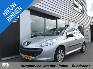 Peugeot 206 + 1.1 XR