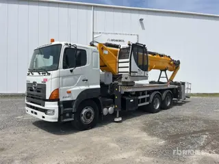 Hino Uzmanlar HTF45 45 m on Hino 700 6x4 Bucket Truck