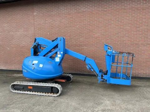 Gebruikte knikarmhoogwerker Maeda HF070R2
