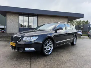 Škoda Superb Combi 2.0 TDI Elegance Bns (bj 2011)