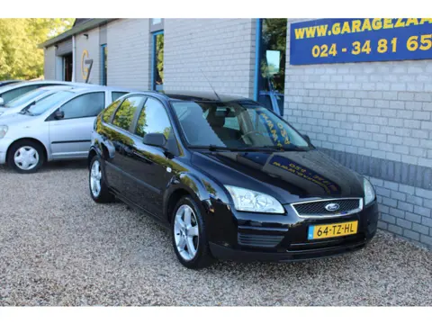 Ford Focus 1.4-16V 5DRS Ambiente Airco Trekh. 17" lm velgen weinig km