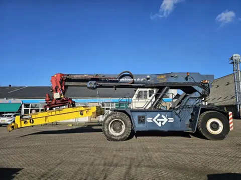 Hyco Boss Reachstacker Hyco Boss Reachstacker EH143 – 40-45 Ton – Diesel – Container Handler PM2398