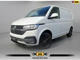 Volkswagen TRANSPORTER 2.0 TDI L1H1 150PK * Trekhaak * Navigatiesysteem * 3-Zits * Parkeercamera * 9