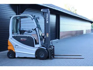 Still RX60 25 heftruck elektrische triplex sideshift lepelversteling