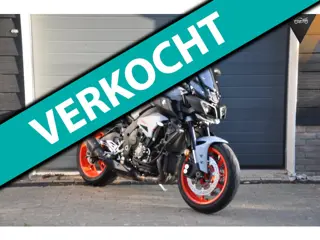 Yamaha MT-10 ABS Akrapovic, koffers, windscherm