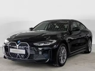 BMW i4 eDrive40 84 kWh (250kW/340pk) ** LED, HALF-LEDER, SHADOW-LINE, CAMERA, 17-inch LMV ** 1e EIG 
