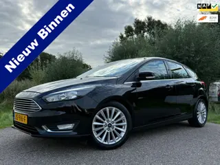 Ford Focus 1.0 Titanium Edition | Navi | Nieuwe Distributieriem! | Clima | Trekhaak | 17" Velgen | P