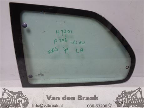 Peugeot 306 3 drs 1993-2001 Zijruit links achter