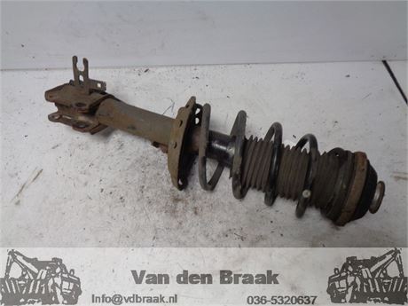 Opel Astra 5 drs Hatchback 1.6 16V 2004-2010 Schokbreker links voorzijde
