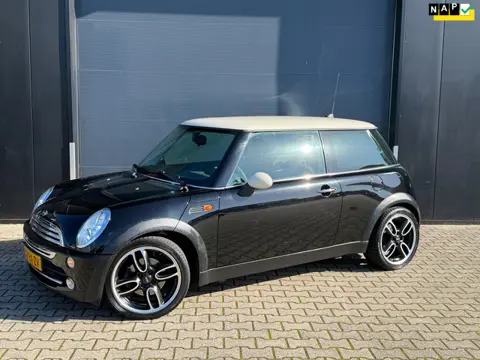 Mini Cooper 1.6 NAP, Lage kilometerstand