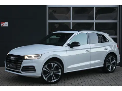 Audi Q5 55 TFSI e 367pk Quattro Competition | Pano | 21'' | Camera