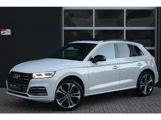 Audi Q5 55 TFSI e 367pk Quattro Competition | Pano | 21'' | Camera