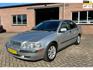 Volvo S40 1.8 // 180.000 km NAP // APK 28-7-2027