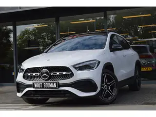 Mercedes-Benz GLA 250 e AMG Multibeam Panorama Memory Distronic Head-Up Camera Pdc